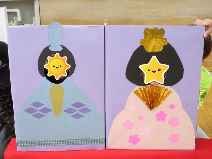 子育てサロンはっさむのひな祭りの様子1