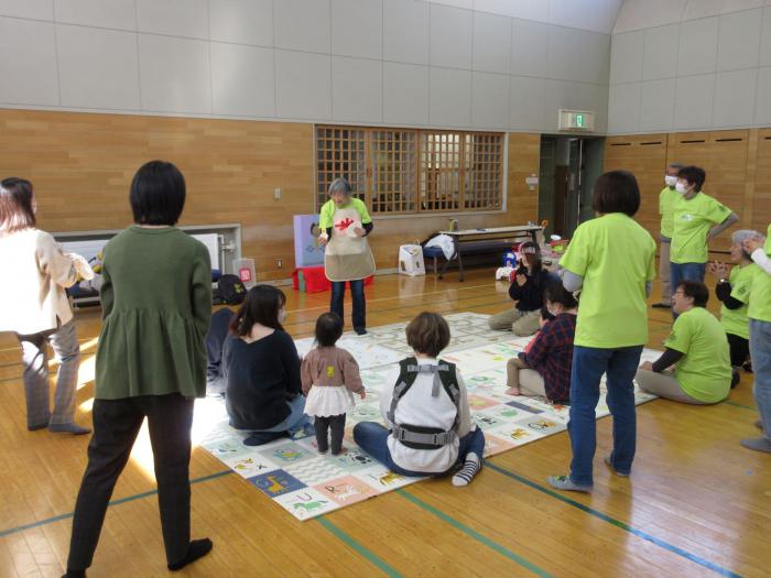 子育てサロンはっさむのひな祭りの様子2